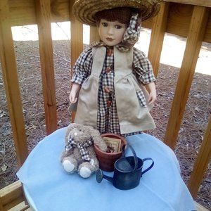 Julia in the Garden with Friends - Boyds Doll Collection